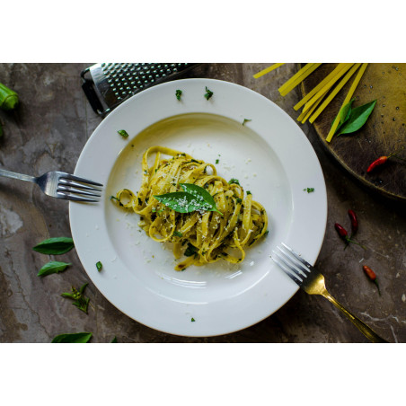 Pasta with avocado pesto